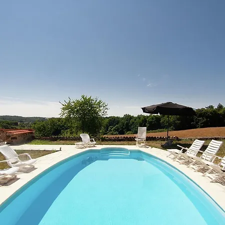 בית נופש Spacious With Private Pool