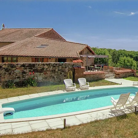 Spacious With Private Pool Roussines