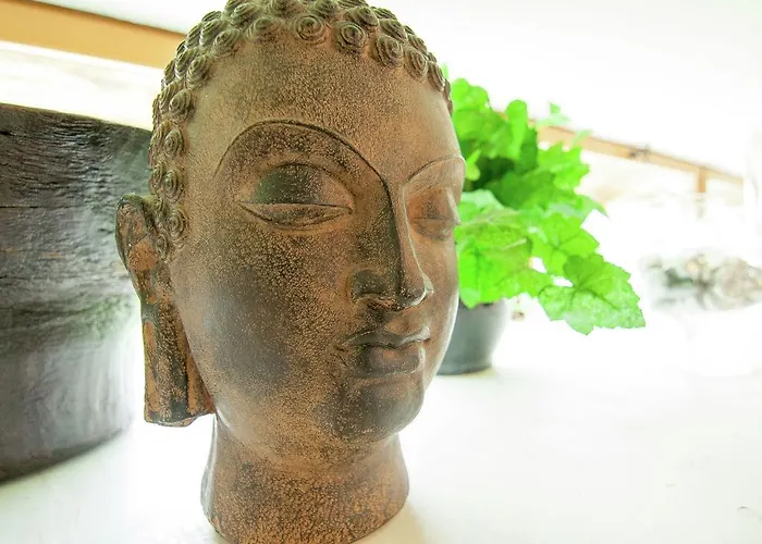 Сasa de vacaciones In With Private Pool Roussines