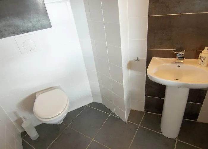 Сasa de vacaciones In With Private Pool Roussines